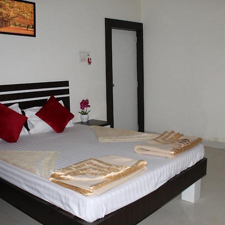 Ambhai Farmhouse Hotel Wada Esterno foto